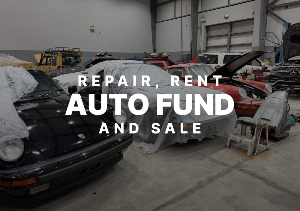 Обложка Auto Fund с автомобилями в ремонтной мастерской.