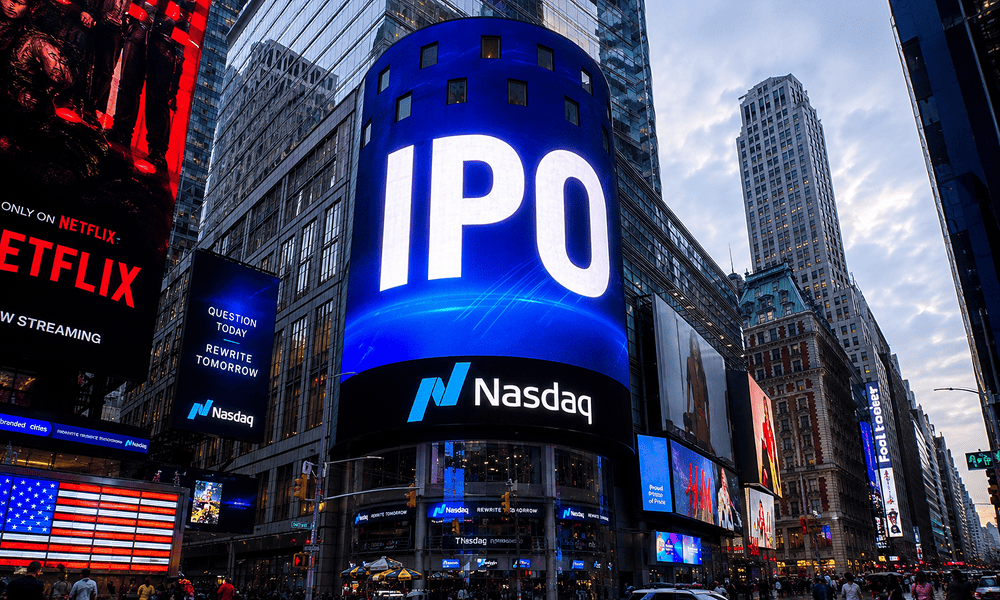 Экран Nasdaq с надписью IPO на Таймс-сквер в Нью-Йорке.